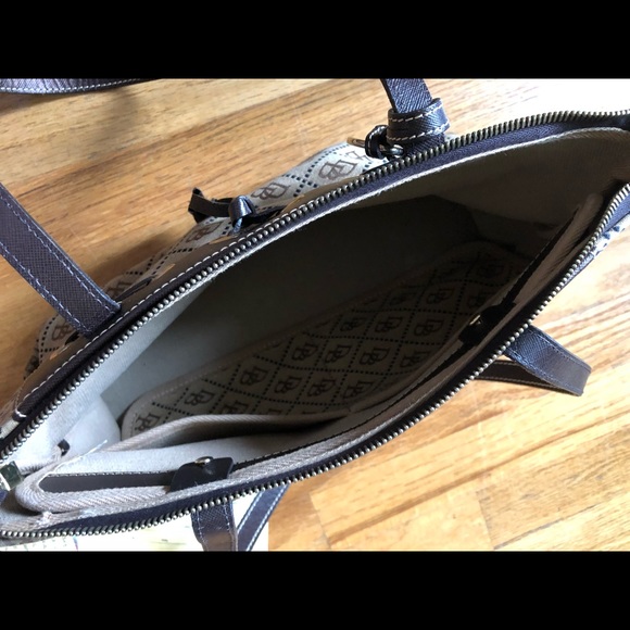 Dooney & Bourke signature quilt tote - Picture 3 of 4